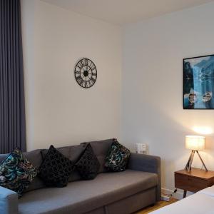 Stunning Piccadilly 1 BR Flat in London VR9
