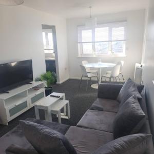 Serene City Retreat - 2 Bedroom Flat for Rent