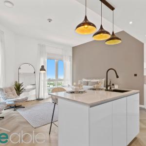 Spacious refurbished Studio steps away from metro