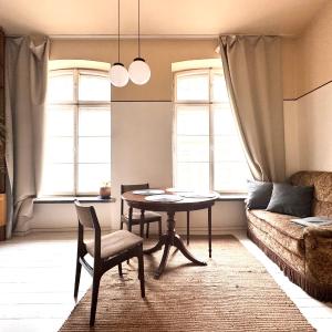 Big Retro (PRL) Apartment City Center - Old Town