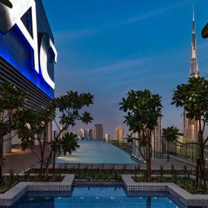 Luxury Apartments at Paramount Midtown by Dale Lee