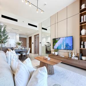 Trophy-Cultivate Retreat with Statement Design