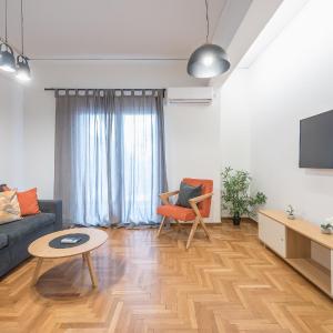 Airy 1BR by Flisvos Marina