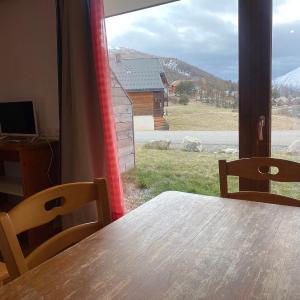 Studio au rez-de-chaussée avec parking, animaux admis - FR-1-504-581