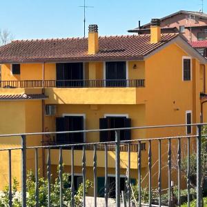GRANDE APPARTAMENTO su DUE LIVELLI con TERRAZZA