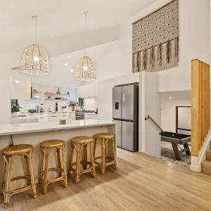 Forest Retreat with pool table & 10min to wineries