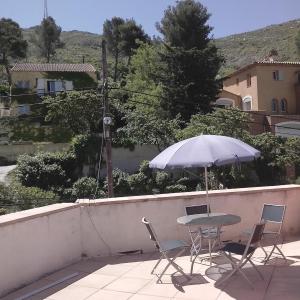 Grand appartement tout confort, 2 chambres, Clim, grande terrasse, Parking privatif gratuit, au calme Parc des Calanques