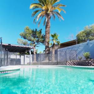 VacationHome with Spa Pool & Relaxing Gardenyard