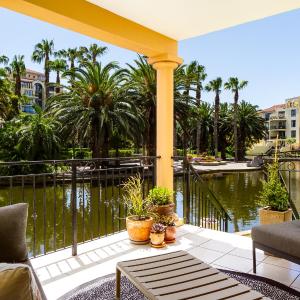 Canal Front Apartment •Cape Town • Sleeps 6