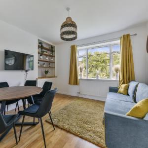 Stylish Modern 2 Bed in Central