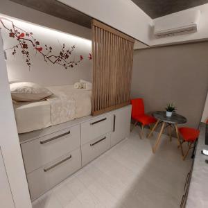 Lux Studio in Ilioupoli, 20 min from Acropolis