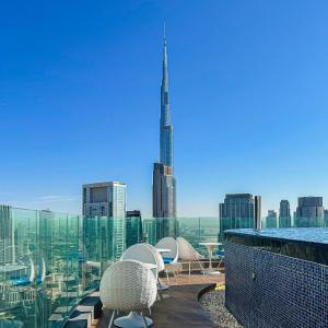 Sky Suite and Infinity Rooftop Pool, Dubai's Ultimate View 1Br apartment in Paramount Hotel Midtown