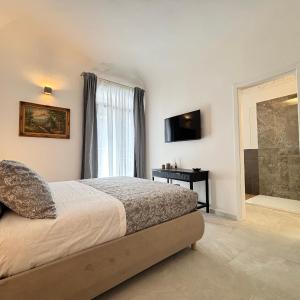 Historic Palazzo - Apartments & Rooms with Private Bathroom