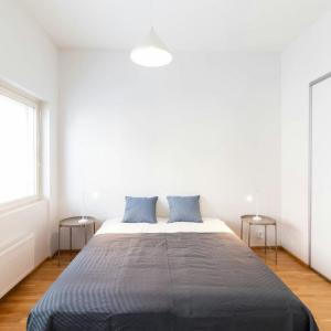 Spacious Apartment for 4 with Sauna in Kamppi
