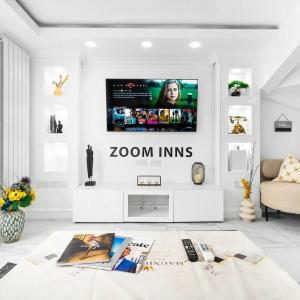 Spacious, Chic Townhouse with Parking & Garden