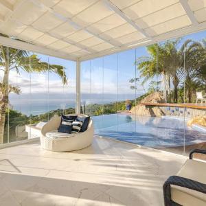 Casa com vista para o mar em Ilha Bela