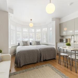 Cosy Studio Flat with Free Parking