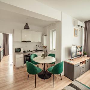 CozyCollection Apartments at Q Residence #5