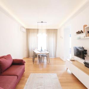 Elegant & Chic 2 Suites Apartment - 5min to Station, AC, Wi-Fi