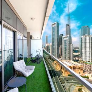 Boulevard 2 Bedroom Family Apartment with BURJ KHALIFA view and INFINITY POOL in 64th Floor Dubai Downtown