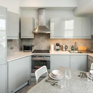 Charming 2 bedroom, Kensington, Chelsea, Harrods