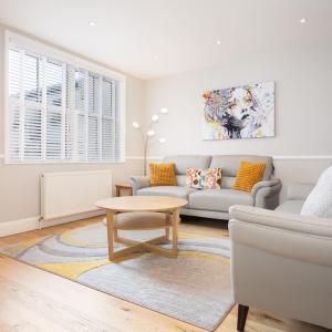 Sillwood Mews - With Free Parking