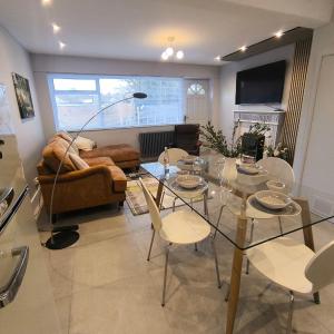 Spotless and Spacious Manchester Home