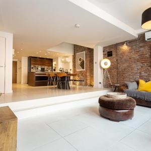 Luxury Penthouse with Private Roof Terrace