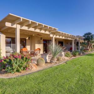 Spacious Condo with Mtn Views in Palm Desert!