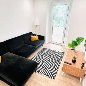 The Antonio Pedro House - NO 2D - Stunning Three-Bedroom Apartment