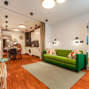 SIX IN THE CITY - Stylish Ground-Floor Apartment in Ljubljana Old Town with Private Entrance