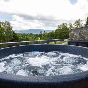 Apartament z prywatnym jacuzzi z widokiem na góry 109 KRAS RESORT