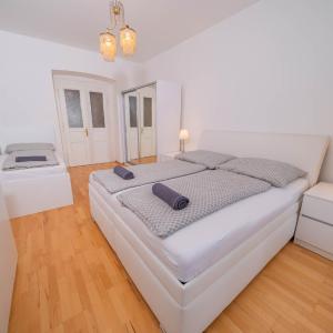 2 Bob's Apartment - 2 bedrooms with King Size beds