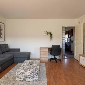 Cozy Apartment Near Metro