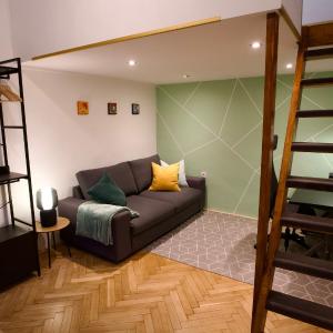 Studio Apartment - 5 min from City Center with AC