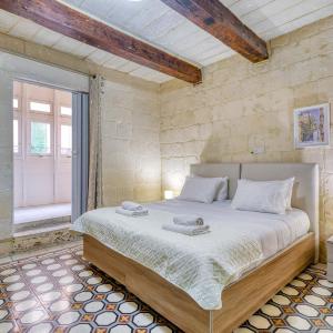Historic Valletta 2BR Townhouse with Charm & Central by 360 Estates