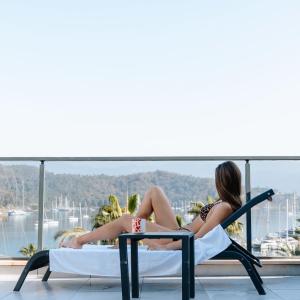 Nakas Suites