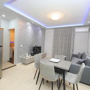 Lungomare Modern Apartment