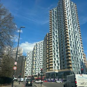 1-Bed Apt Sleeps 4 Central To Shops & Transport