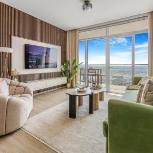 New Beach and Creek View 2BR in Palace Residences
