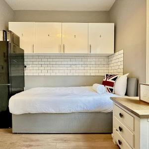 Edgware rooms