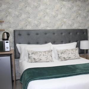 Cronin Luxury Accommodation Room 1