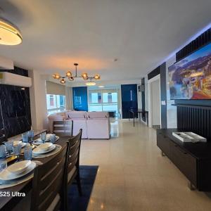 Elegant Spacious Apt on the Cinta Costera N#9