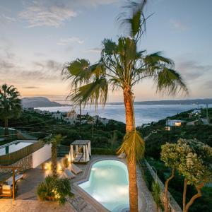 Villa Nicolas Plaka With Sea View