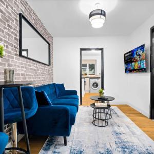 5 Bedrooms - 5 Bathrooms - Parking - Garden - 376