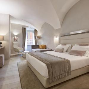 Terrace Pantheon Relais