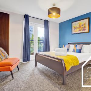 Spacious 2 bedroom with Private Parking in City Centre