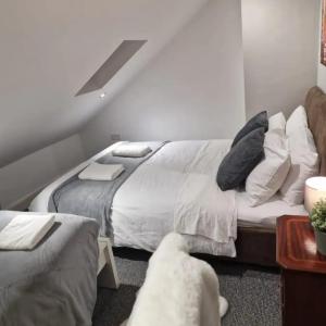 Room 6 Shared House in L6
