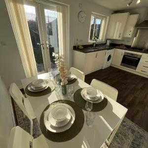 Modern 3 bed Semi-detached