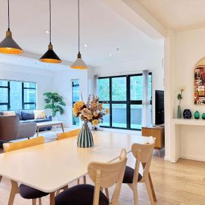 Heart of Auckland 2BR Near Queen St & Skytower